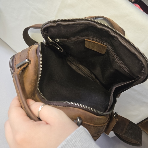 The Real Leather Company Men's Crossbody Bag - Picture 5 of 14